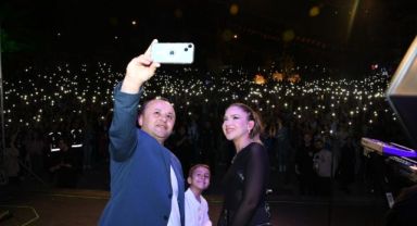 Amasyalılar Ece Mumay konseri ile keyifli saatler yaşadı